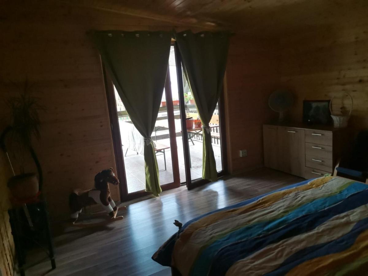 Cabana Oprisor Окна Сибиулуй Екстериор снимка